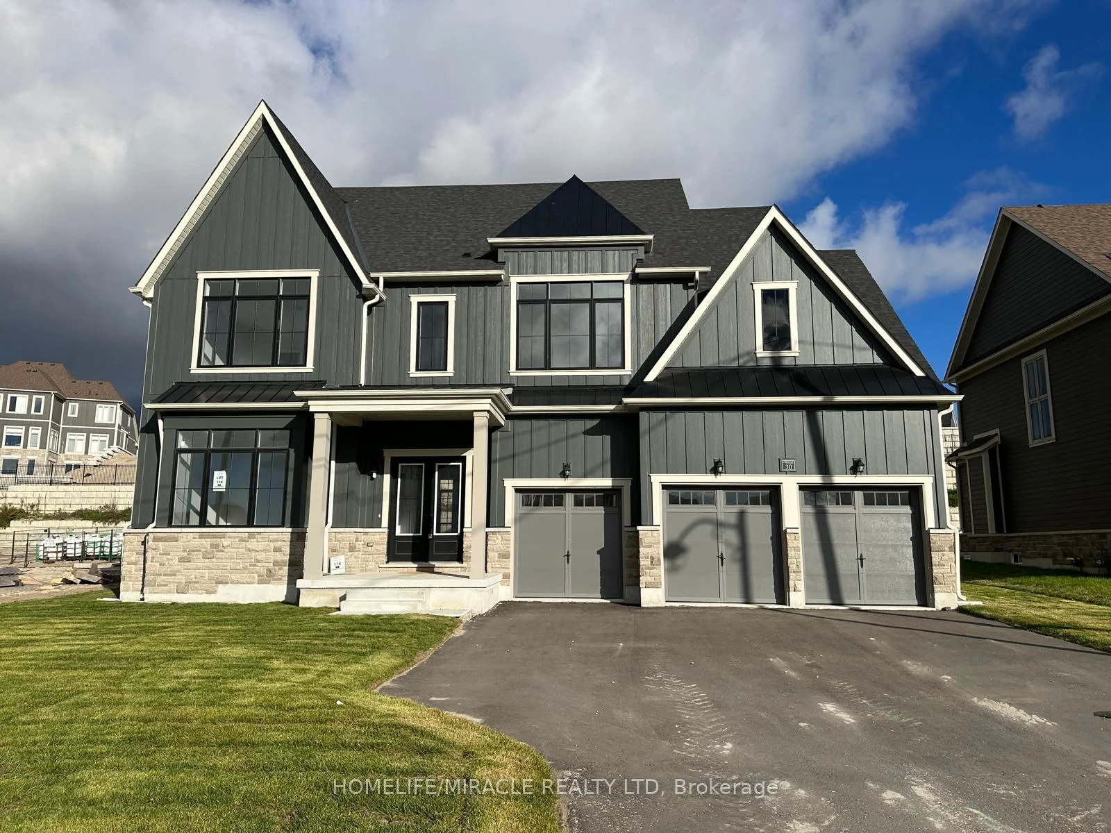 Photo 1 of 30 Pearsall Place, Oro-Medonte, Rural Oro-Medonte — HOMEH