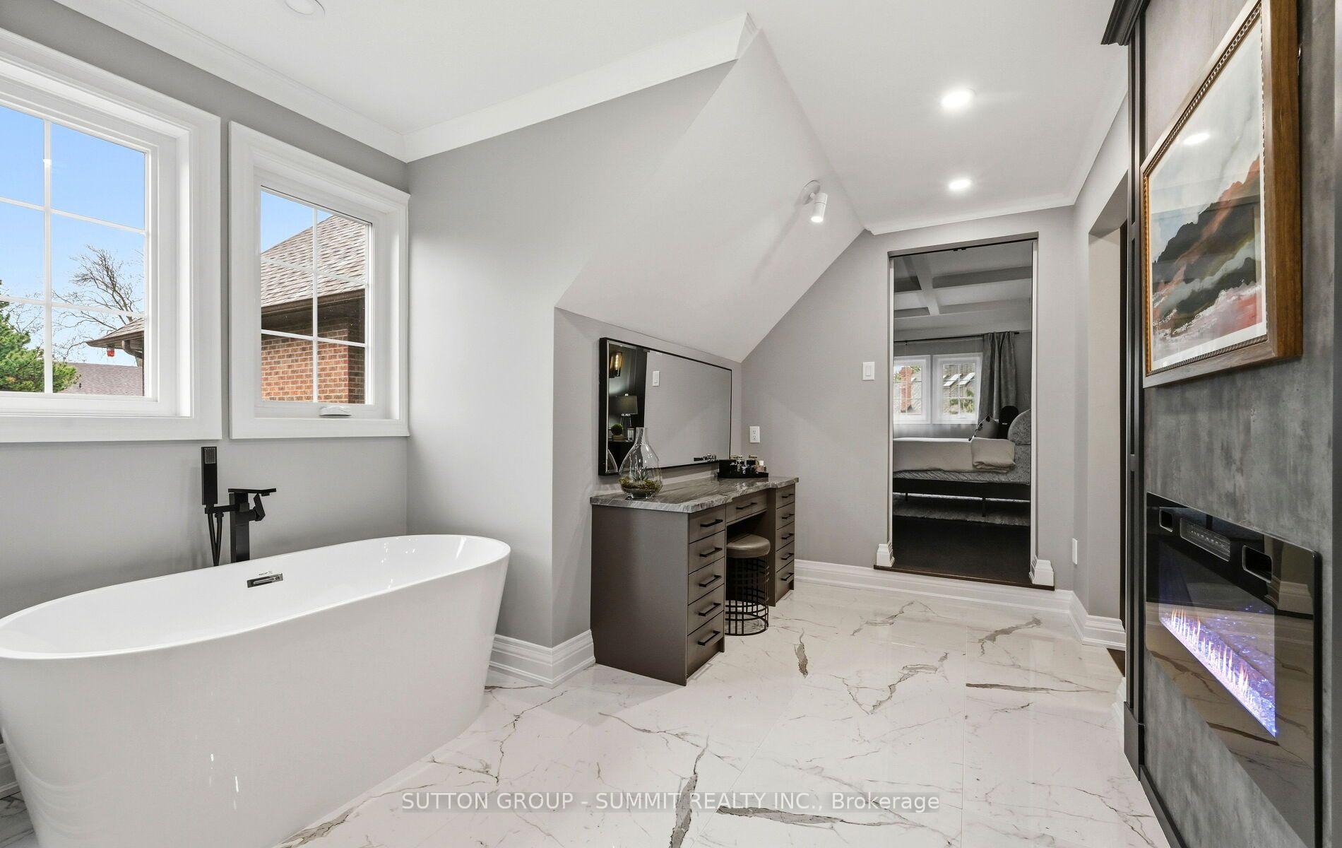 Photo 23 of 1095 Geran Crescent, Mississauga, Sheridan — HOMEH