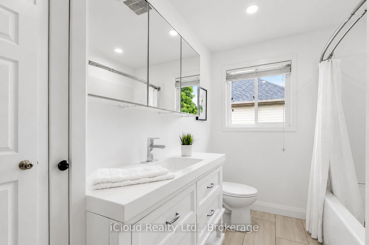 Photo 11 of 745 Reid Crescent, North Perth, Listowel — HOMEH