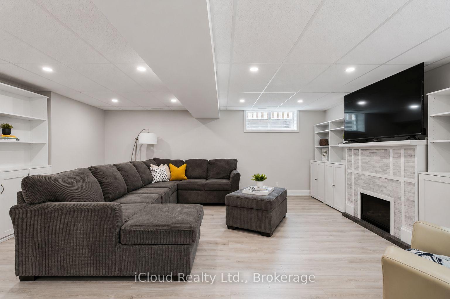 Photo 13 of 745 Reid Crescent, North Perth, Listowel — HOMEH