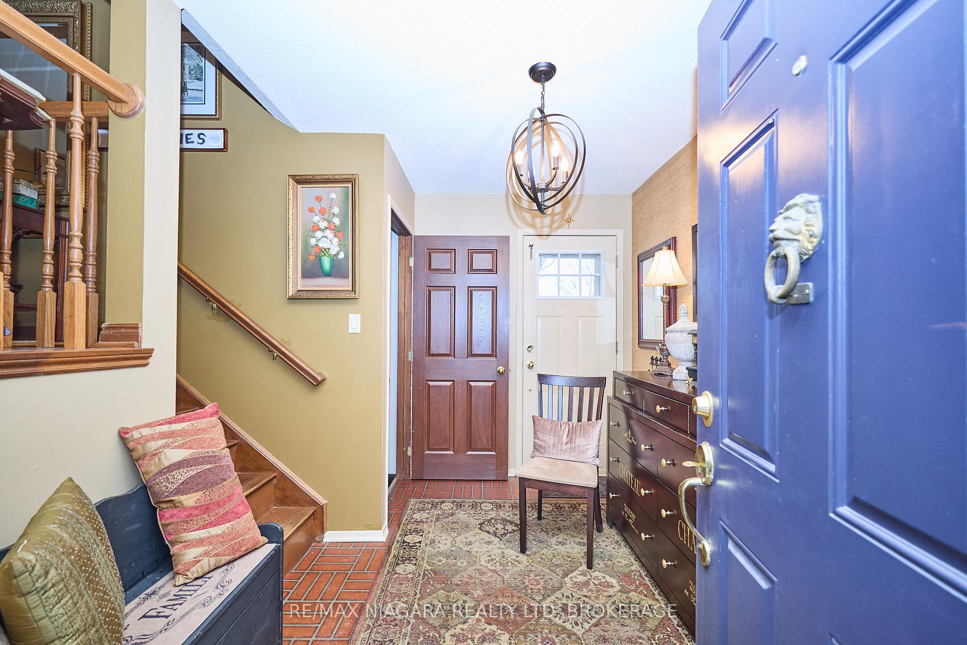 Photo 5 of 698 Buffalo Road, Fort Erie, Crescent Park — HOMEH