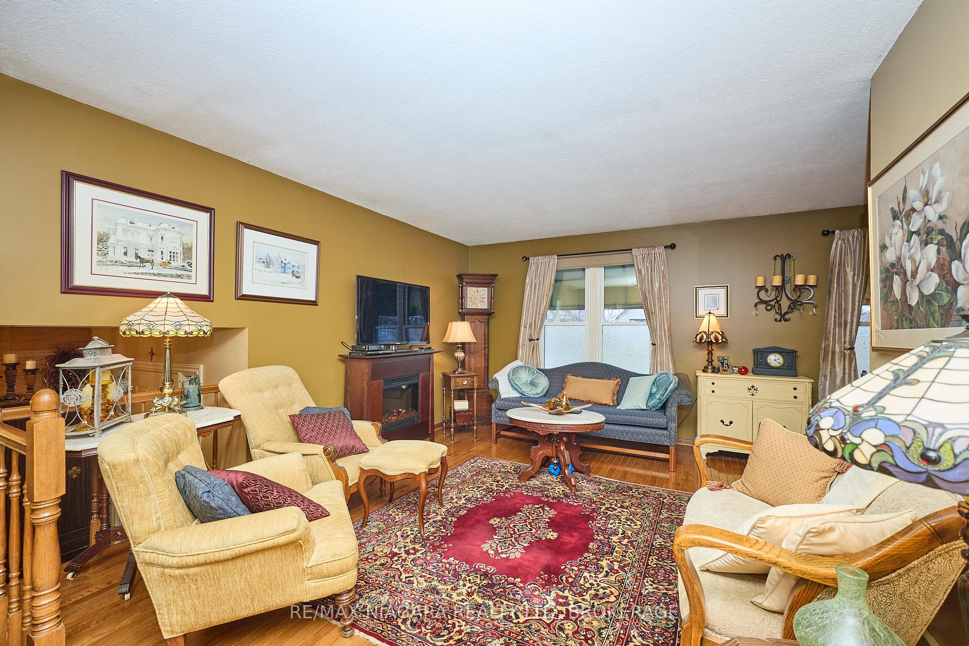 Photo 7 of 698 Buffalo Road, Fort Erie, Crescent Park — HOMEH