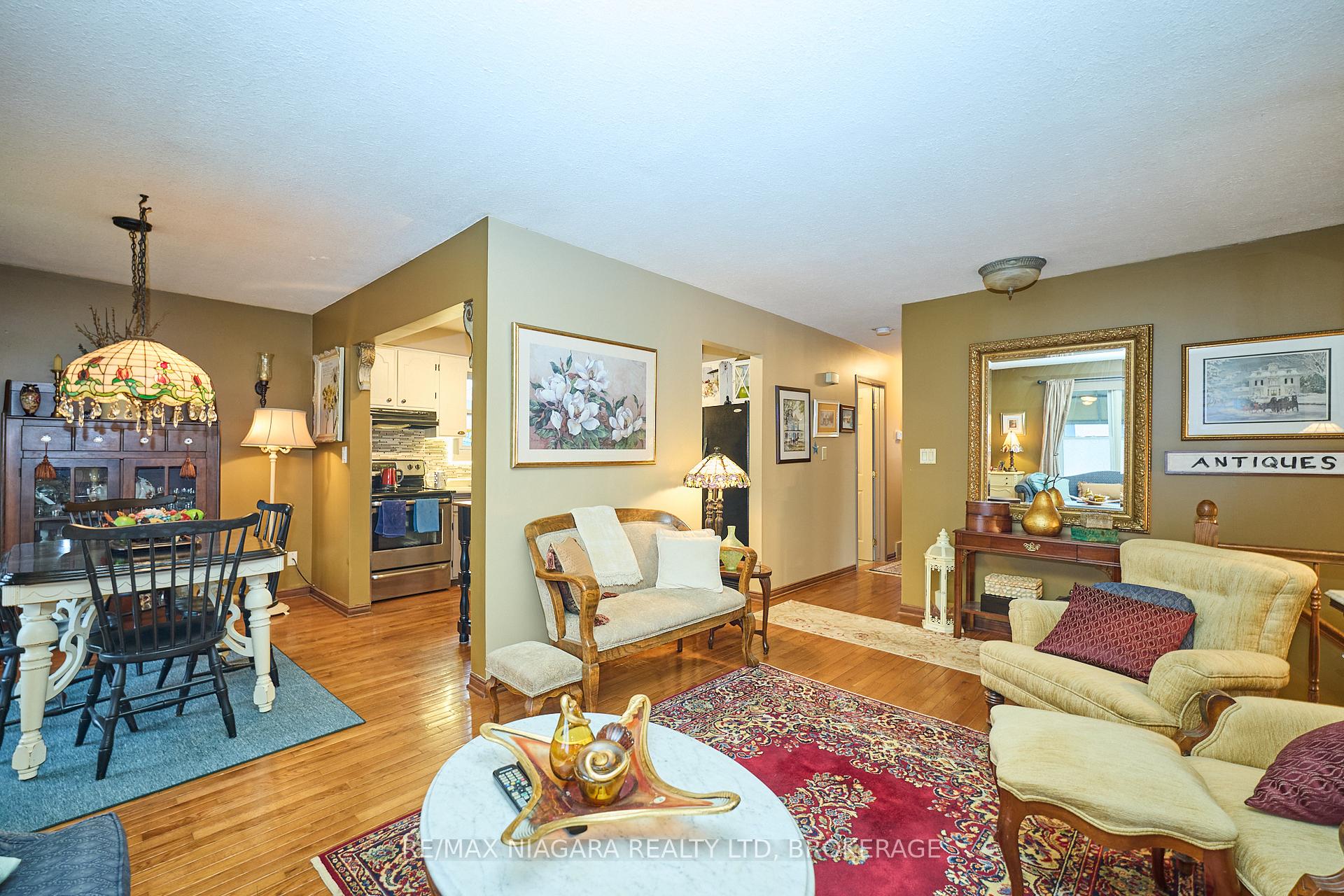 Photo 8 of 698 Buffalo Road, Fort Erie, Crescent Park — HOMEH