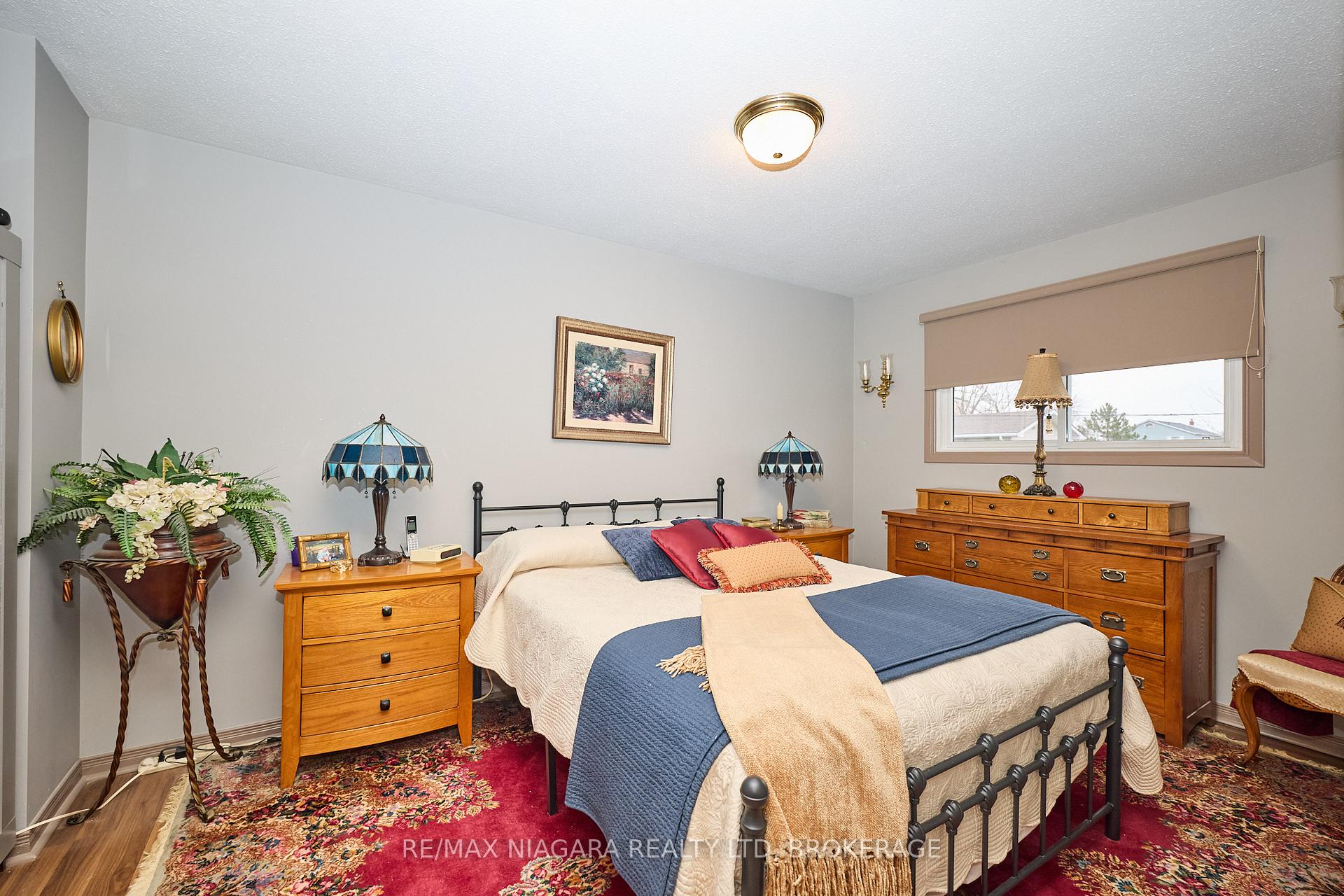 Photo 14 of 698 Buffalo Road, Fort Erie, Crescent Park — HOMEH