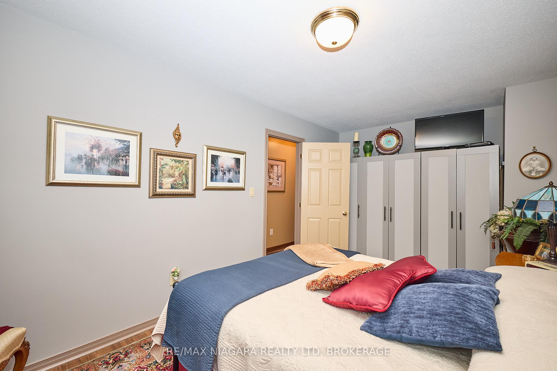 Photo 15 of 698 Buffalo Road, Fort Erie, Crescent Park — HOMEH