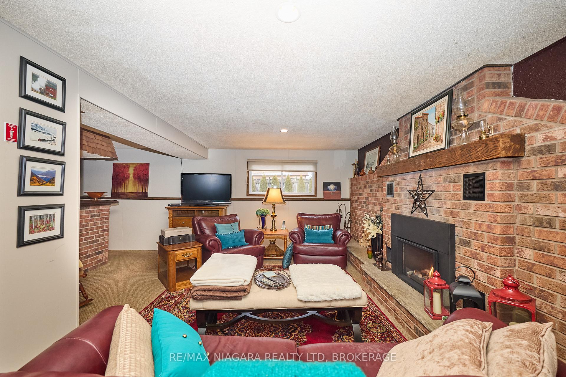 Photo 20 of 698 Buffalo Road, Fort Erie, Crescent Park — HOMEH