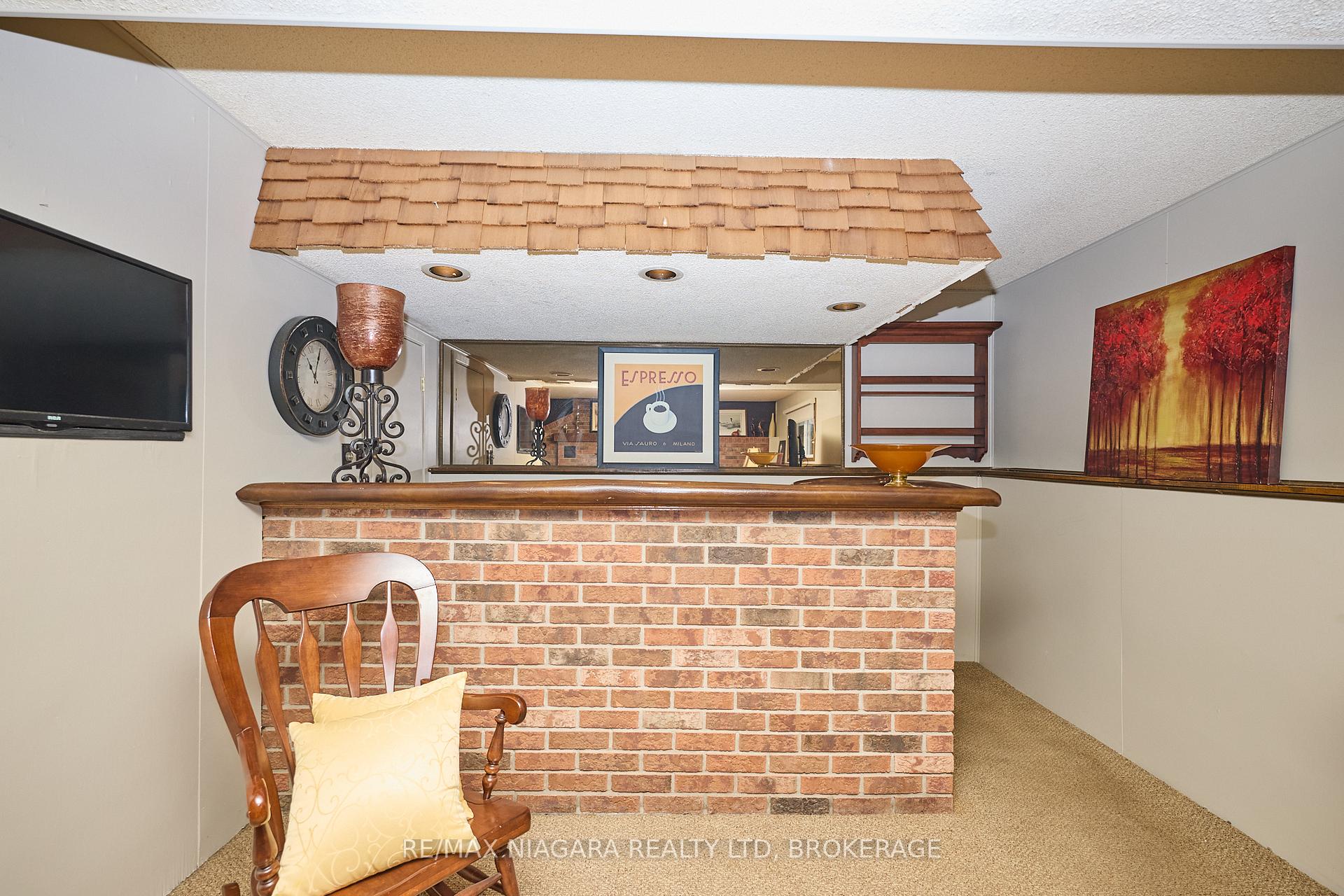 Photo 22 of 698 Buffalo Road, Fort Erie, Crescent Park — HOMEH