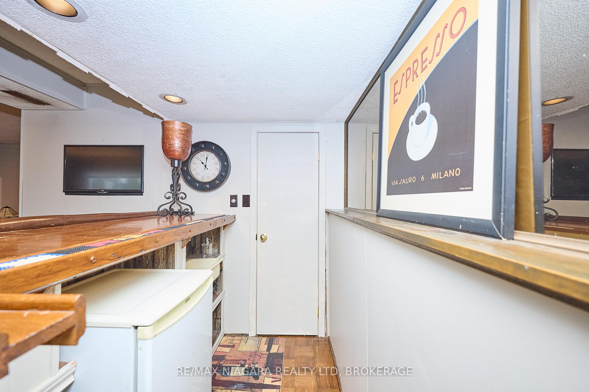 Photo 23 of 698 Buffalo Road, Fort Erie, Crescent Park — HOMEH