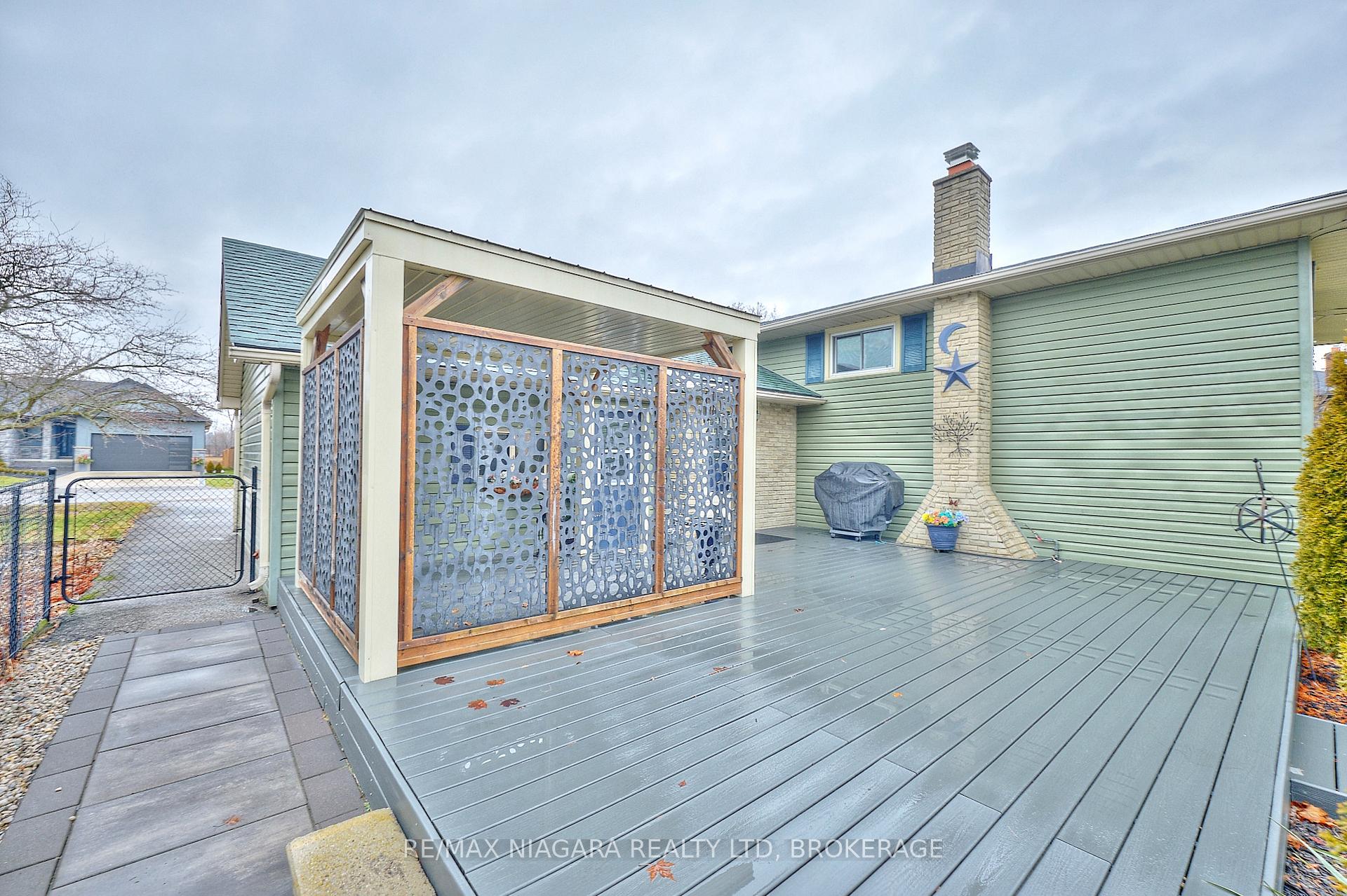 Photo 32 of 698 Buffalo Road, Fort Erie, Crescent Park — HOMEH