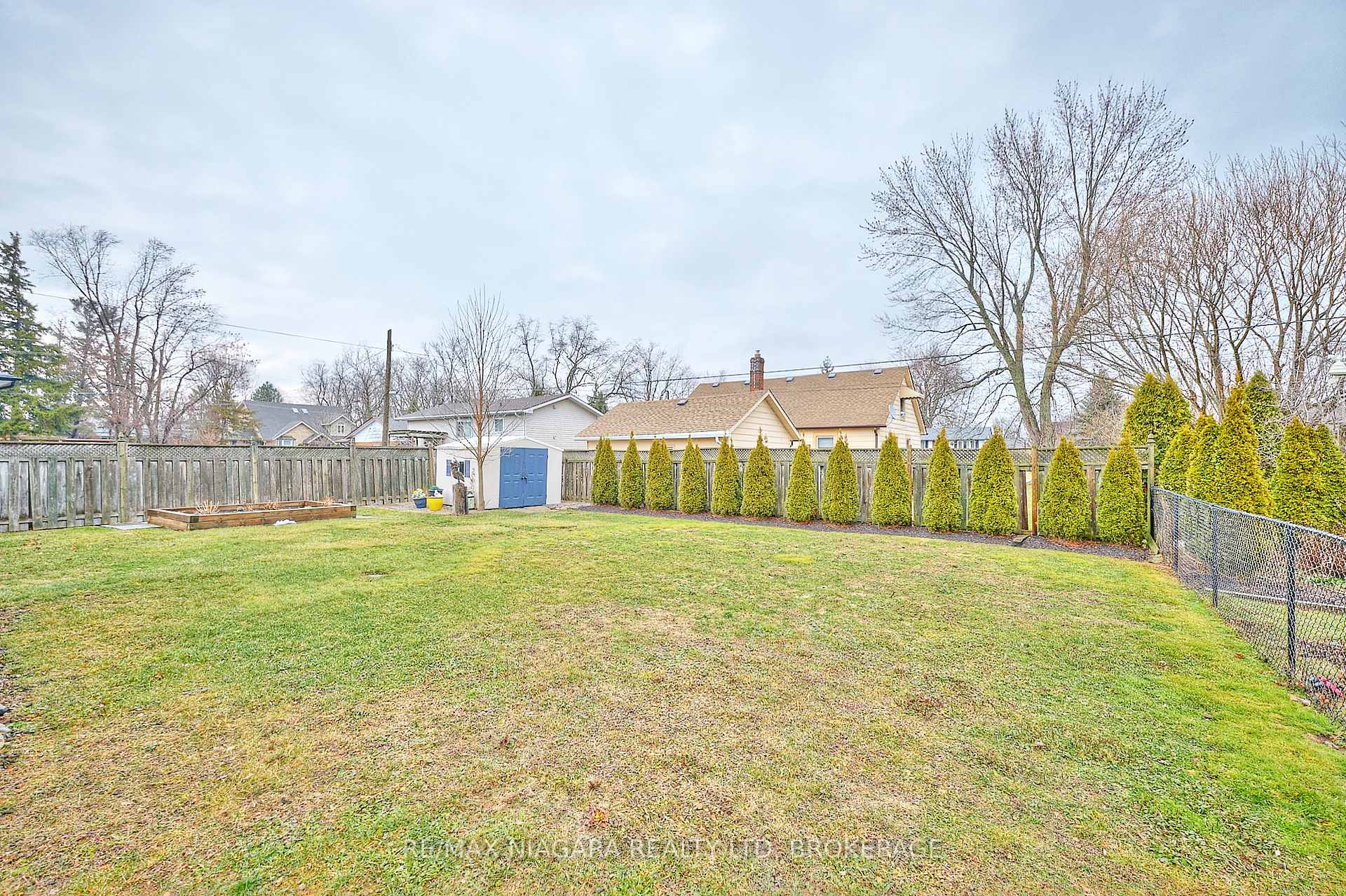 Photo 33 of 698 Buffalo Road, Fort Erie, Crescent Park — HOMEH