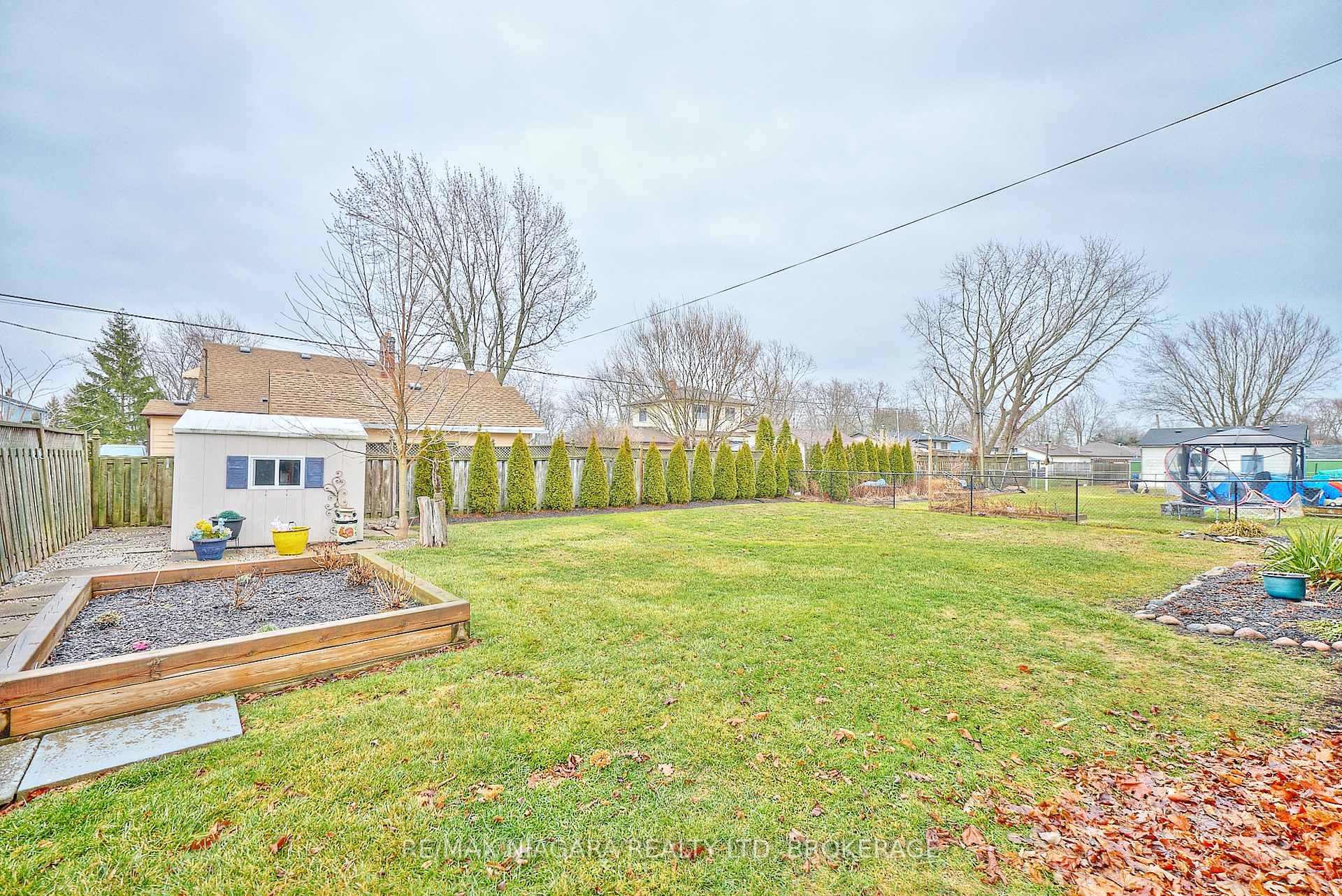 Photo 36 of 698 Buffalo Road, Fort Erie, Crescent Park — HOMEH