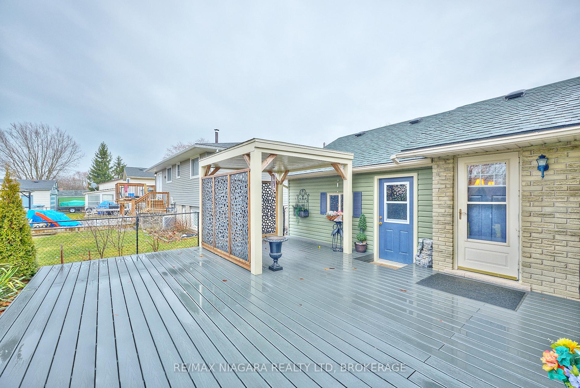 Photo 38 of 698 Buffalo Road, Fort Erie, Crescent Park — HOMEH