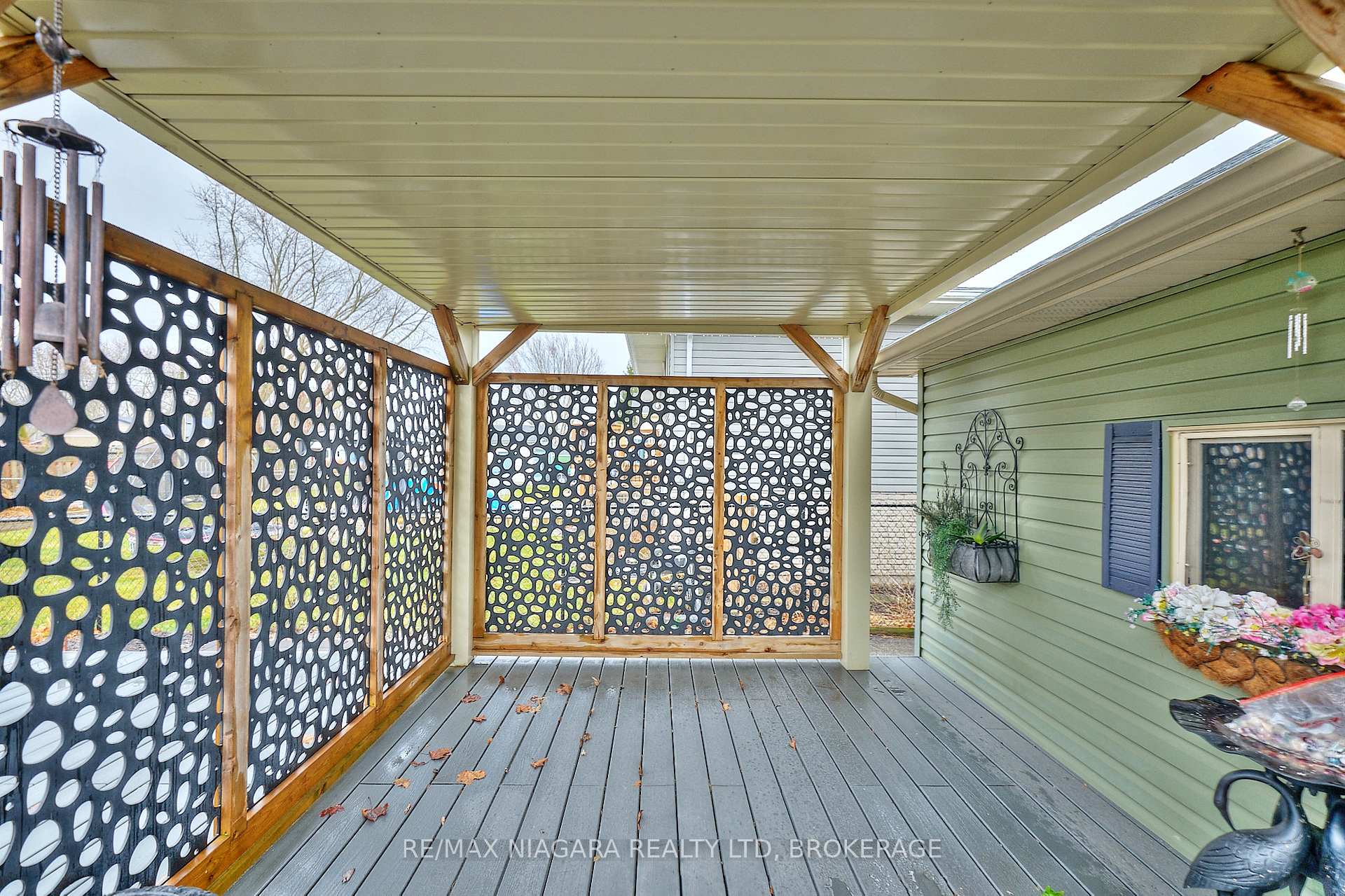 Photo 39 of 698 Buffalo Road, Fort Erie, Crescent Park — HOMEH