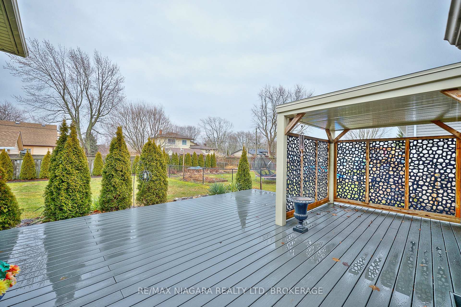 Photo 40 of 698 Buffalo Road, Fort Erie, Crescent Park — HOMEH