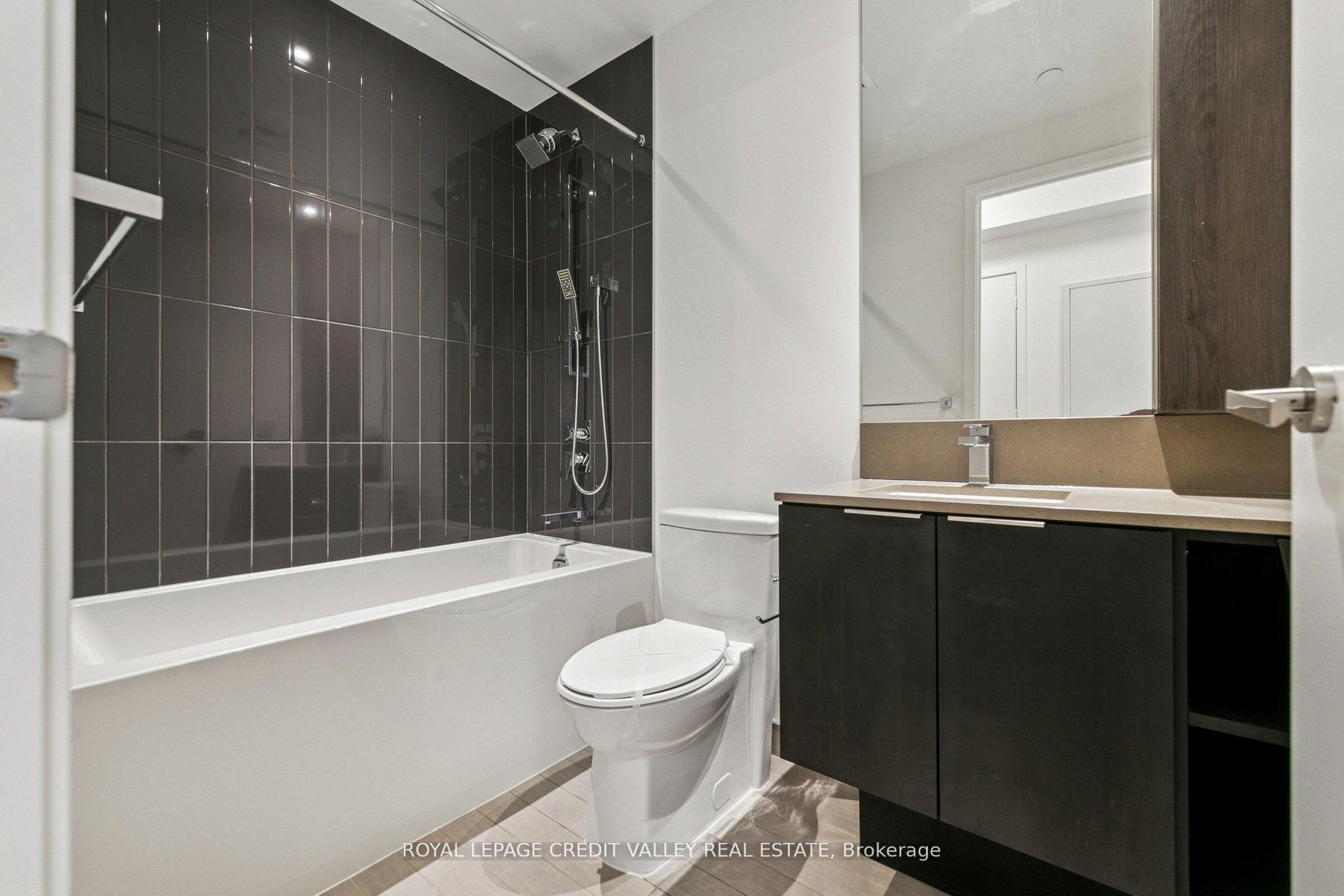 Photo 9 of Unit 1413, 3900 Confederation Parkway, Mississauga, City Centre — HOMEH