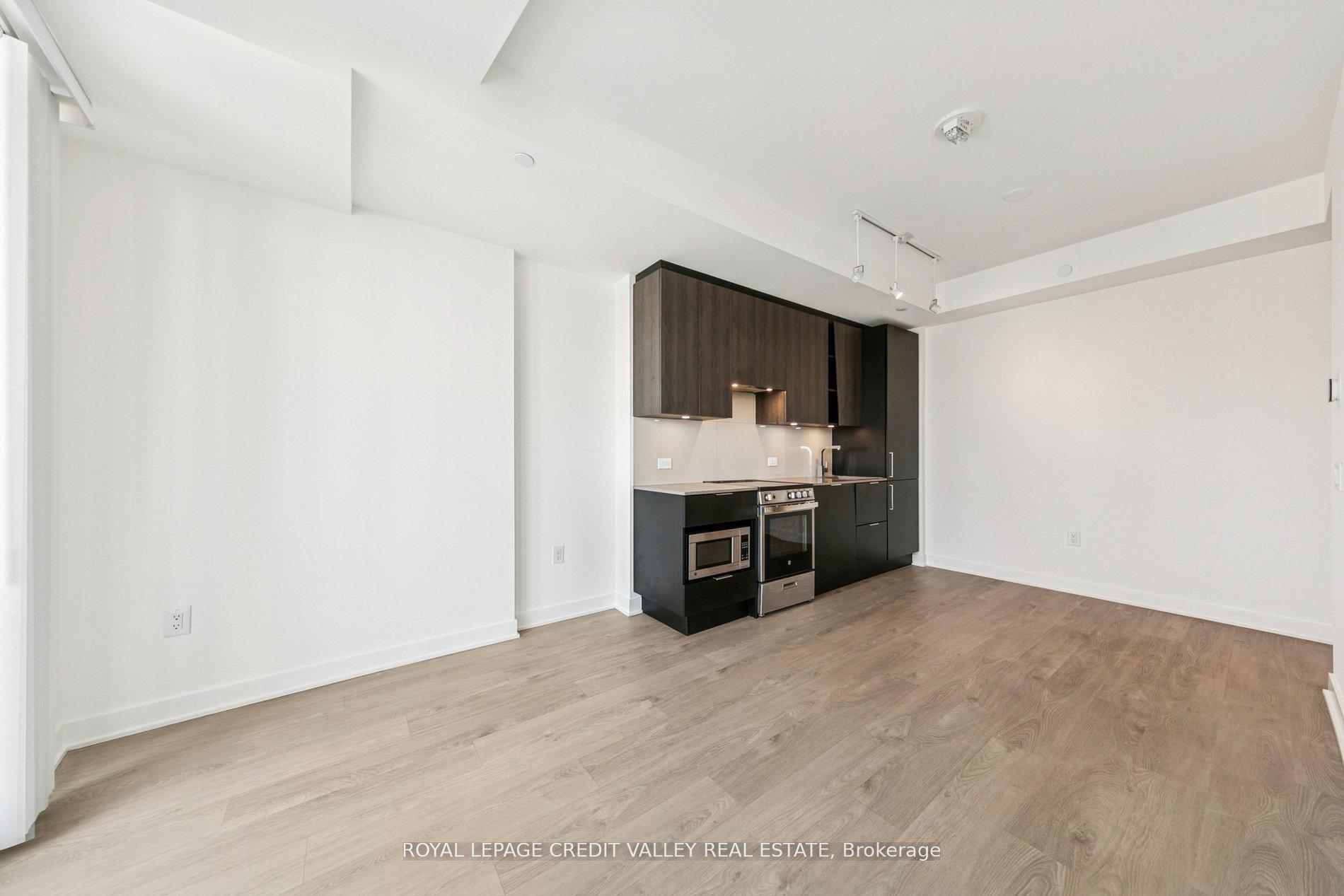 Photo 15 of Unit 1413, 3900 Confederation Parkway, Mississauga, City Centre — HOMEH