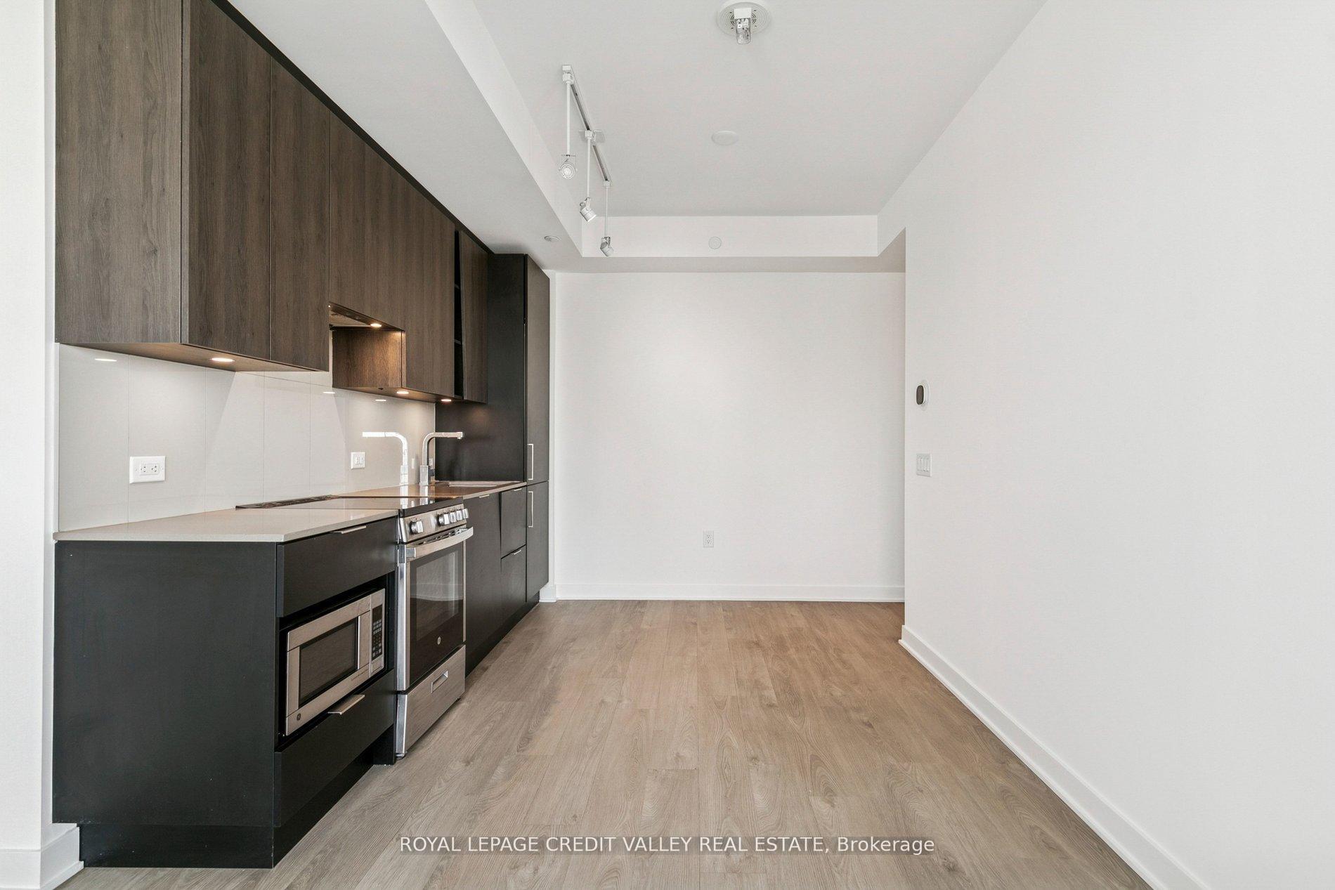 Photo 16 of Unit 1413, 3900 Confederation Parkway, Mississauga, City Centre — HOMEH
