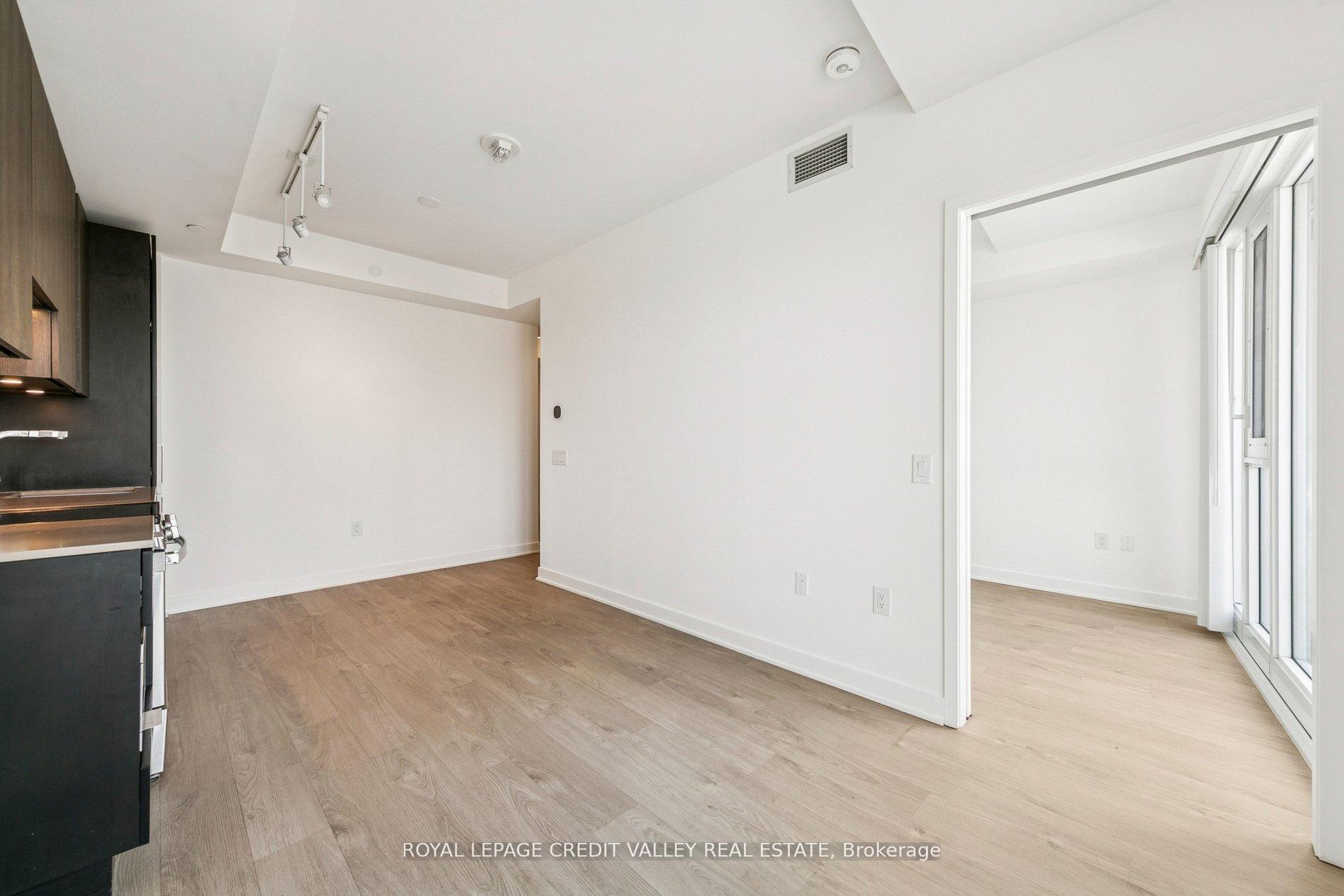 Photo 17 of Unit 1413, 3900 Confederation Parkway, Mississauga, City Centre — HOMEH