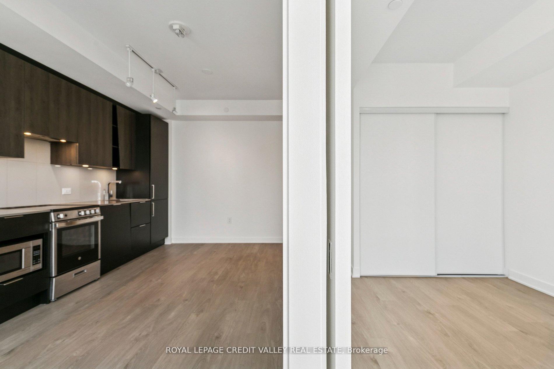 Photo 18 of Unit 1413, 3900 Confederation Parkway, Mississauga, City Centre — HOMEH
