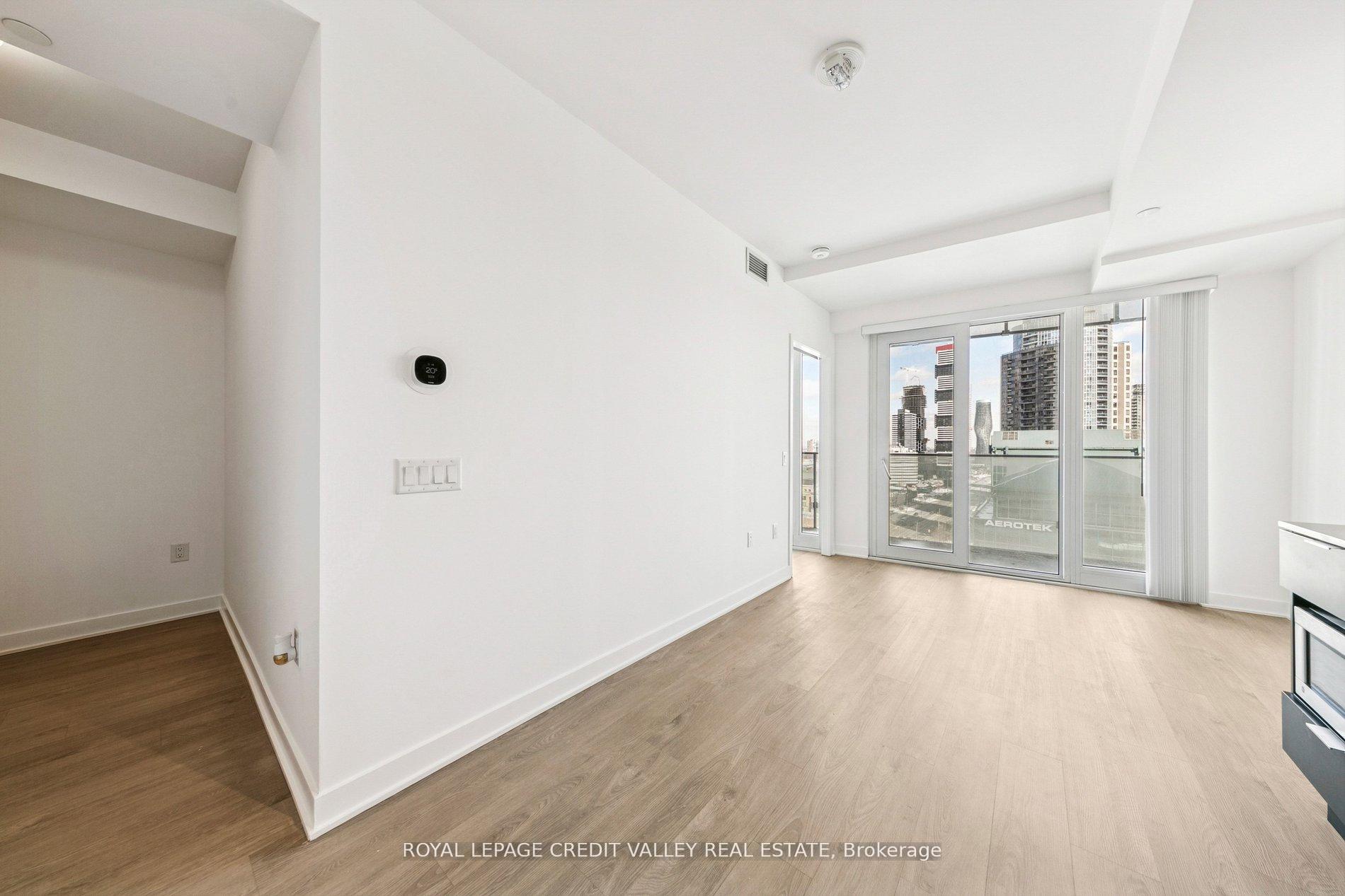 Photo 19 of Unit 1413, 3900 Confederation Parkway, Mississauga, City Centre — HOMEH