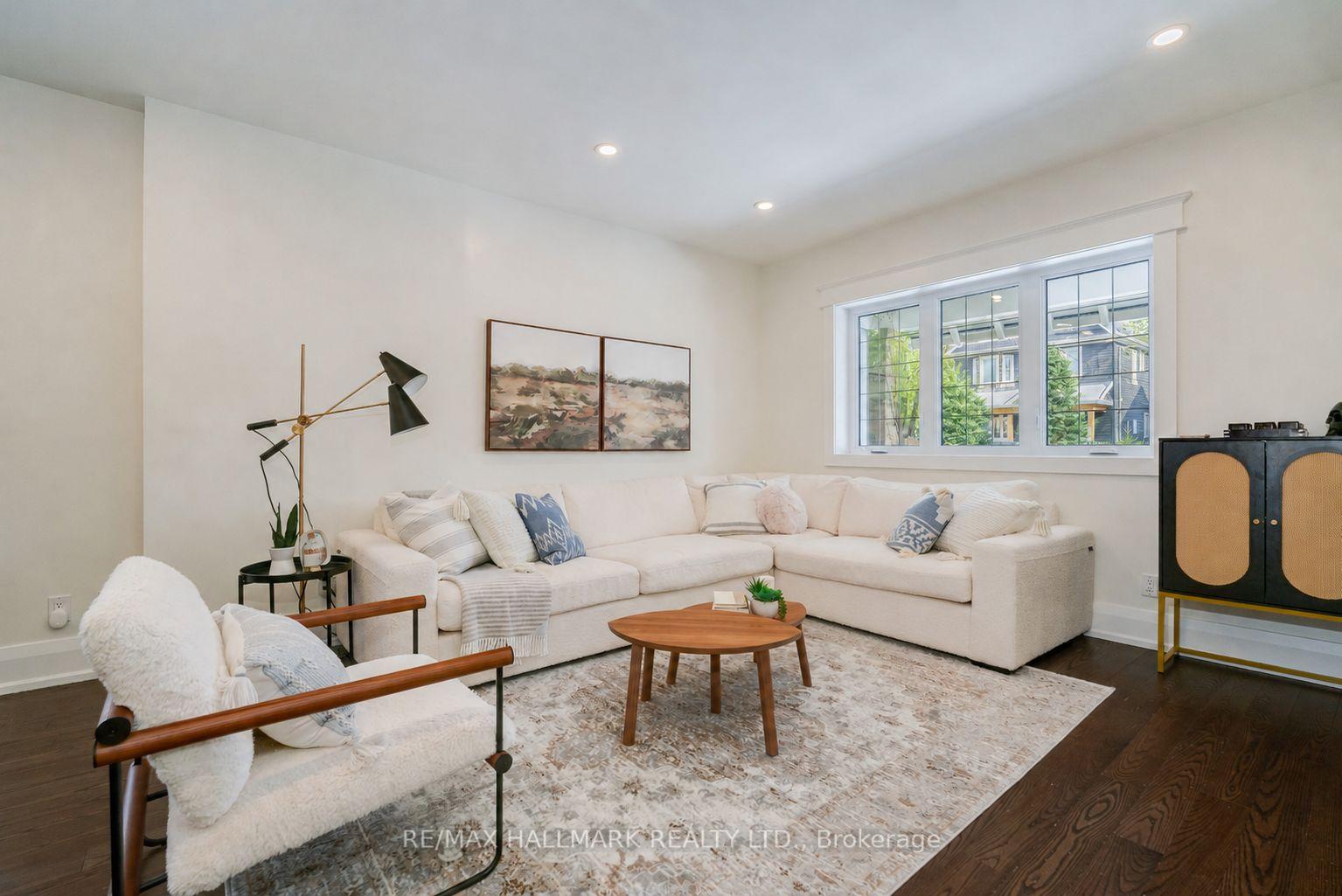 Photo 3 of 338 Kenilworth Avenue, Toronto, The Beaches — HOMEH