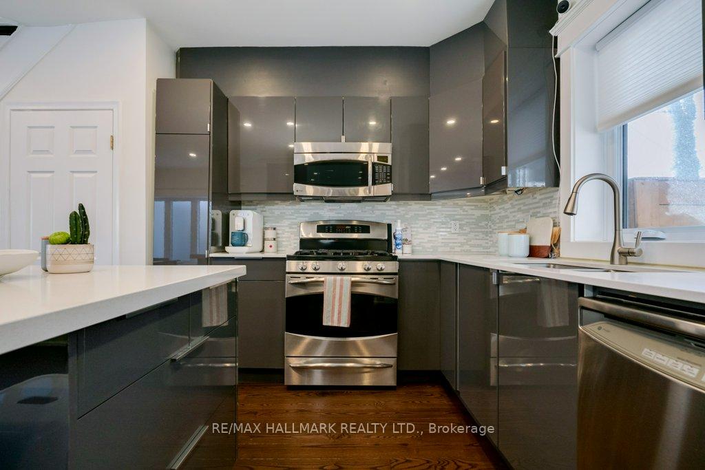 Photo 7 of 338 Kenilworth Avenue, Toronto, The Beaches — HOMEH
