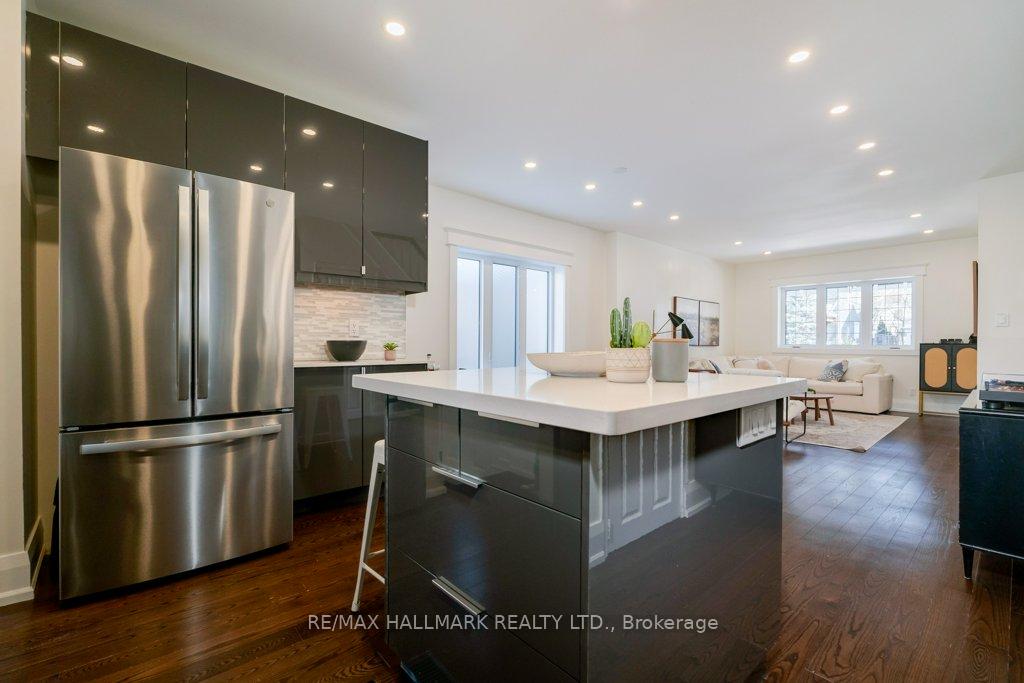 Photo 8 of 338 Kenilworth Avenue, Toronto, The Beaches — HOMEH