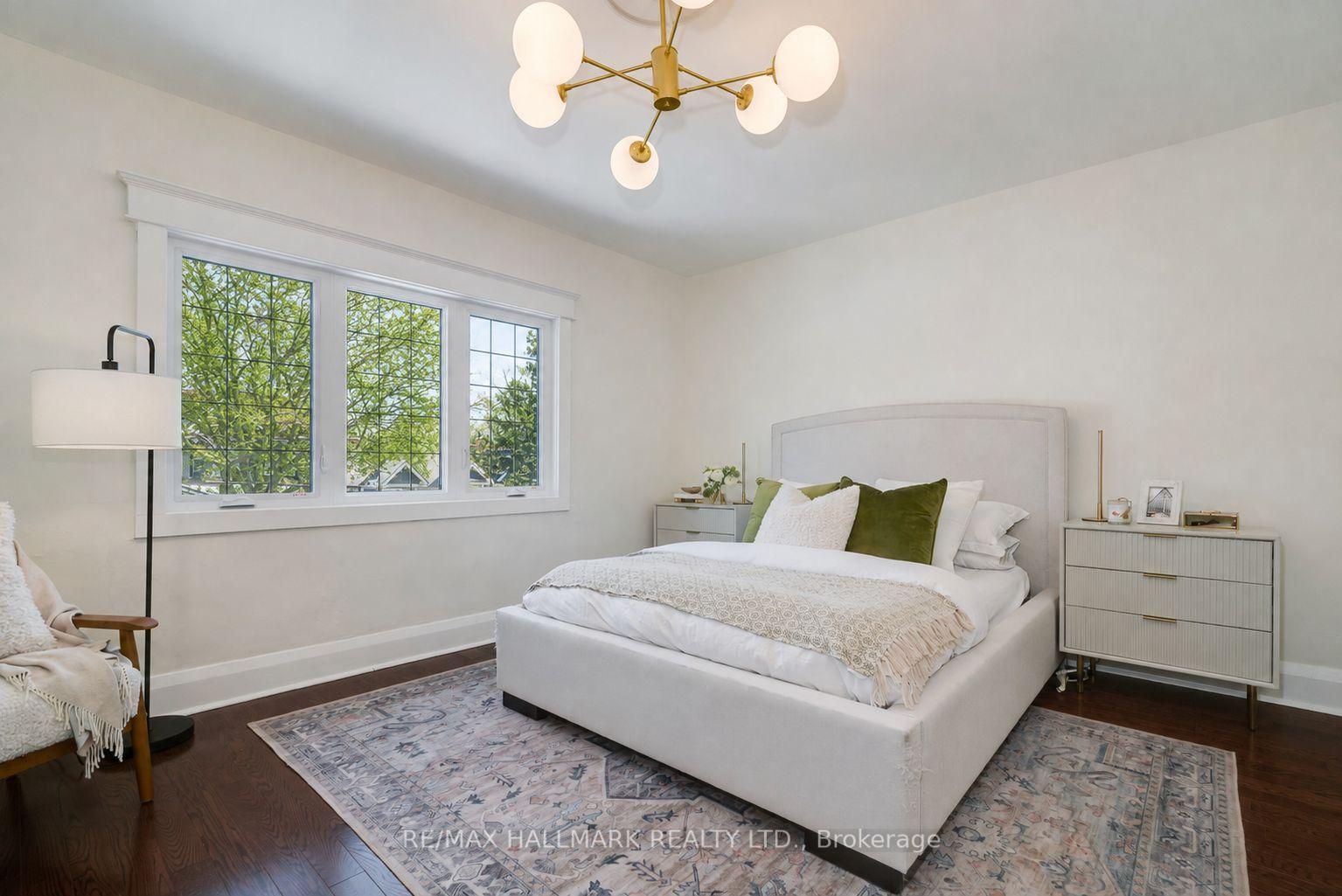 Photo 10 of 338 Kenilworth Avenue, Toronto, The Beaches — HOMEH