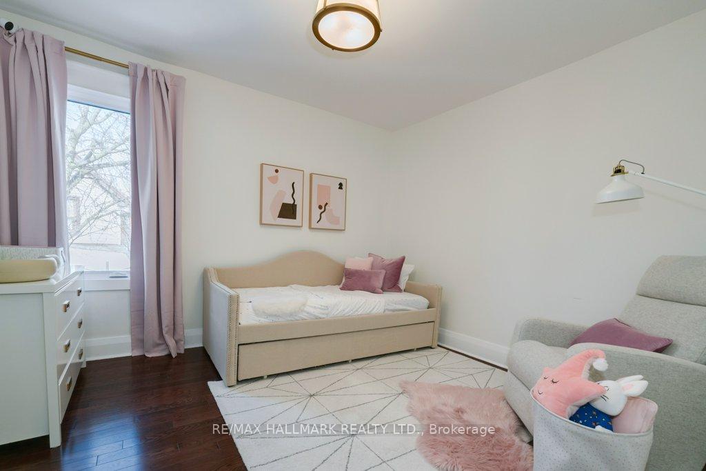 Photo 12 of 338 Kenilworth Avenue, Toronto, The Beaches — HOMEH