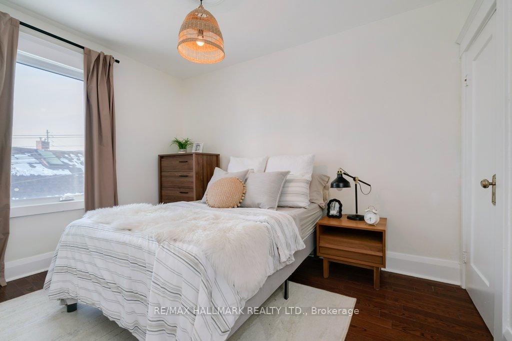 Photo 13 of 338 Kenilworth Avenue, Toronto, The Beaches — HOMEH