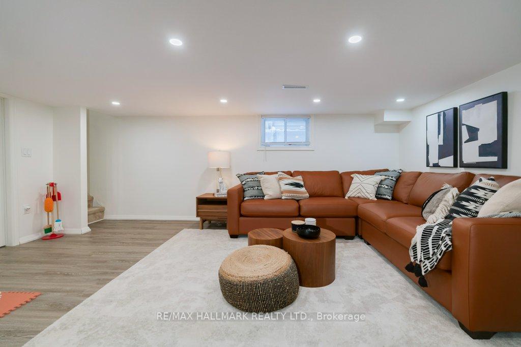 Photo 16 of 338 Kenilworth Avenue, Toronto, The Beaches — HOMEH