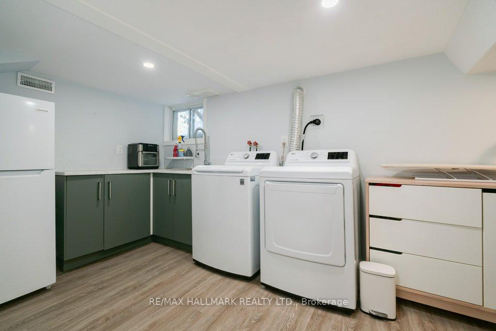 Photo 17 of 338 Kenilworth Avenue, Toronto, The Beaches — HOMEH