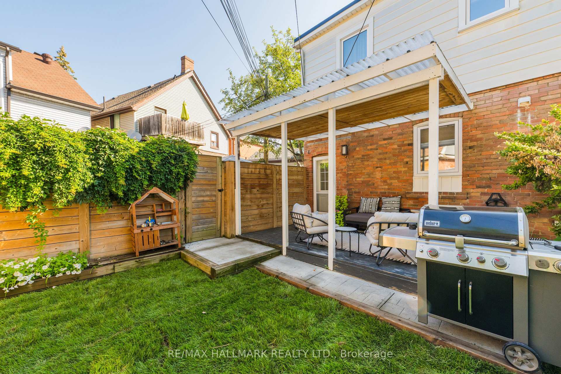 Photo 19 of 338 Kenilworth Avenue, Toronto, The Beaches — HOMEH