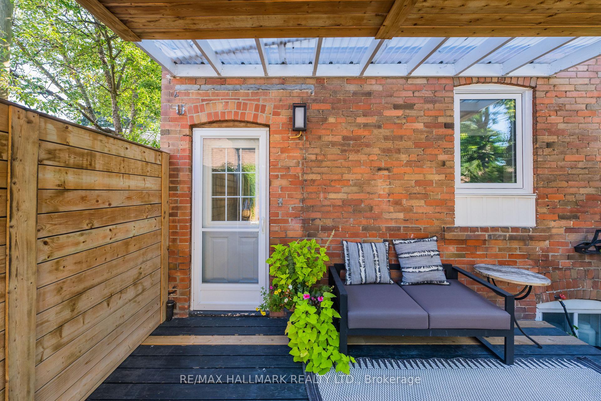 Photo 20 of 338 Kenilworth Avenue, Toronto, The Beaches — HOMEH