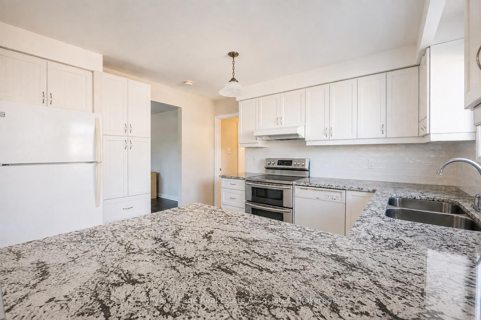 Photo 9 of Unit Upper, 2393 Whaley Drive, Mississauga, Cooksville — HOMEH