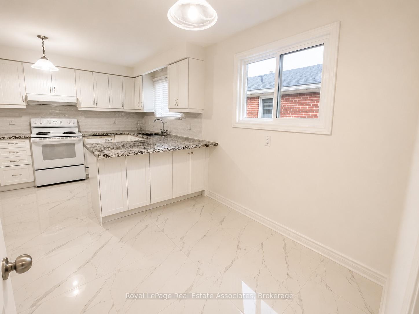 Photo 10 of Unit Upper, 2393 Whaley Drive, Mississauga, Cooksville — HOMEH