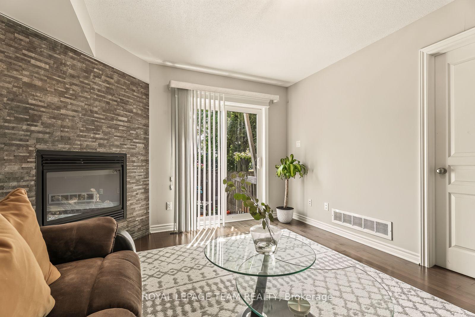 Photo 5 of 100 Brilia Private, Ottawa, Beacon Hill South — HOMEH
