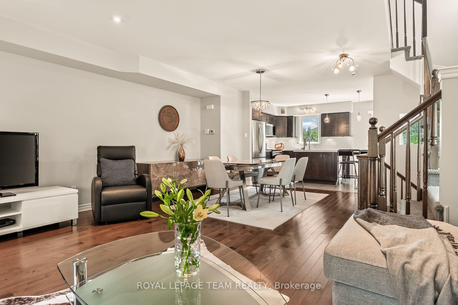 Photo 13 of 100 Brilia Private, Ottawa, Beacon Hill South — HOMEH