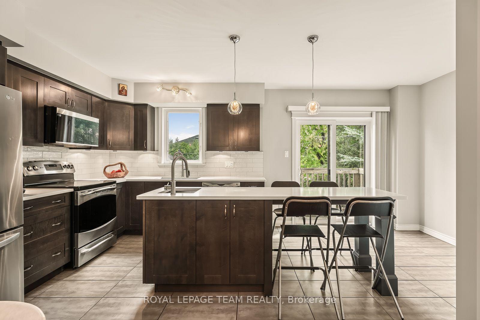 Photo 17 of 100 Brilia Private, Ottawa, Beacon Hill South — HOMEH