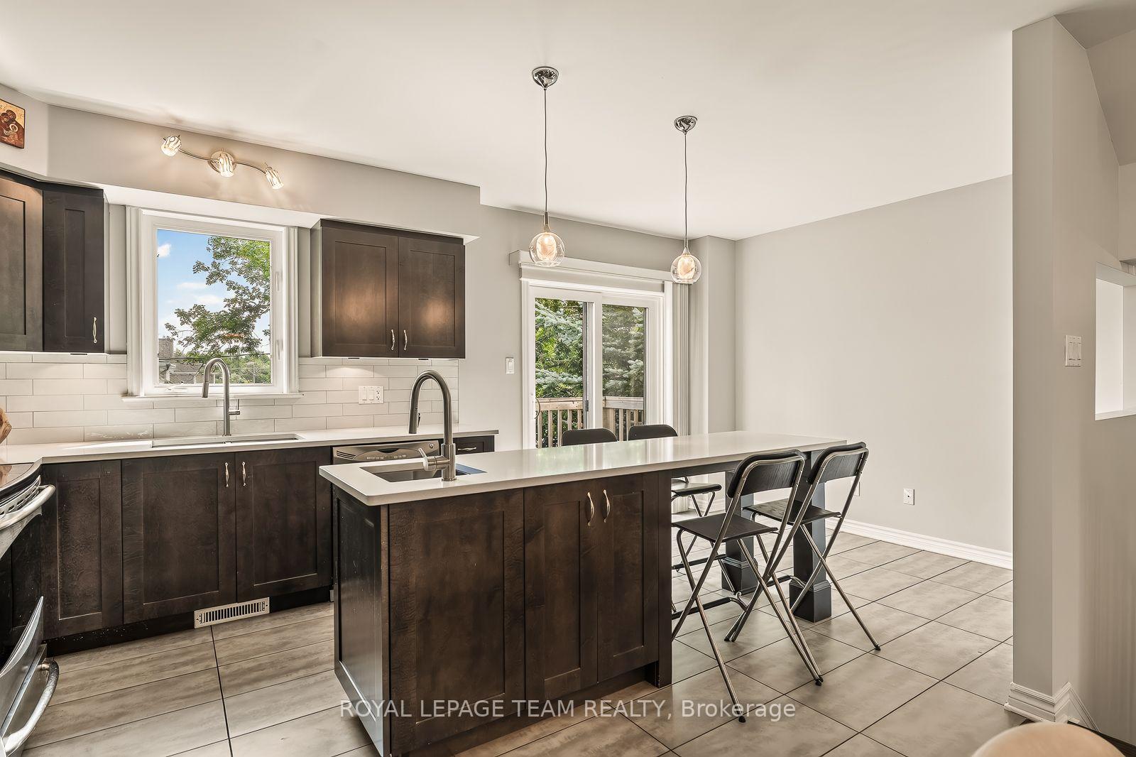 Photo 18 of 100 Brilia Private, Ottawa, Beacon Hill South — HOMEH