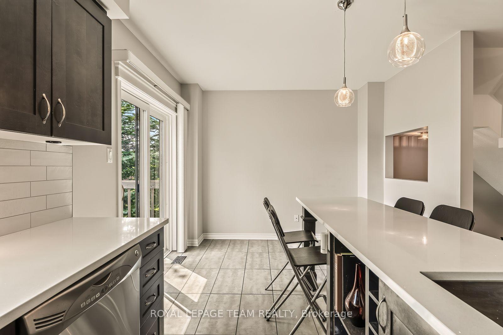 Photo 19 of 100 Brilia Private, Ottawa, Beacon Hill South — HOMEH