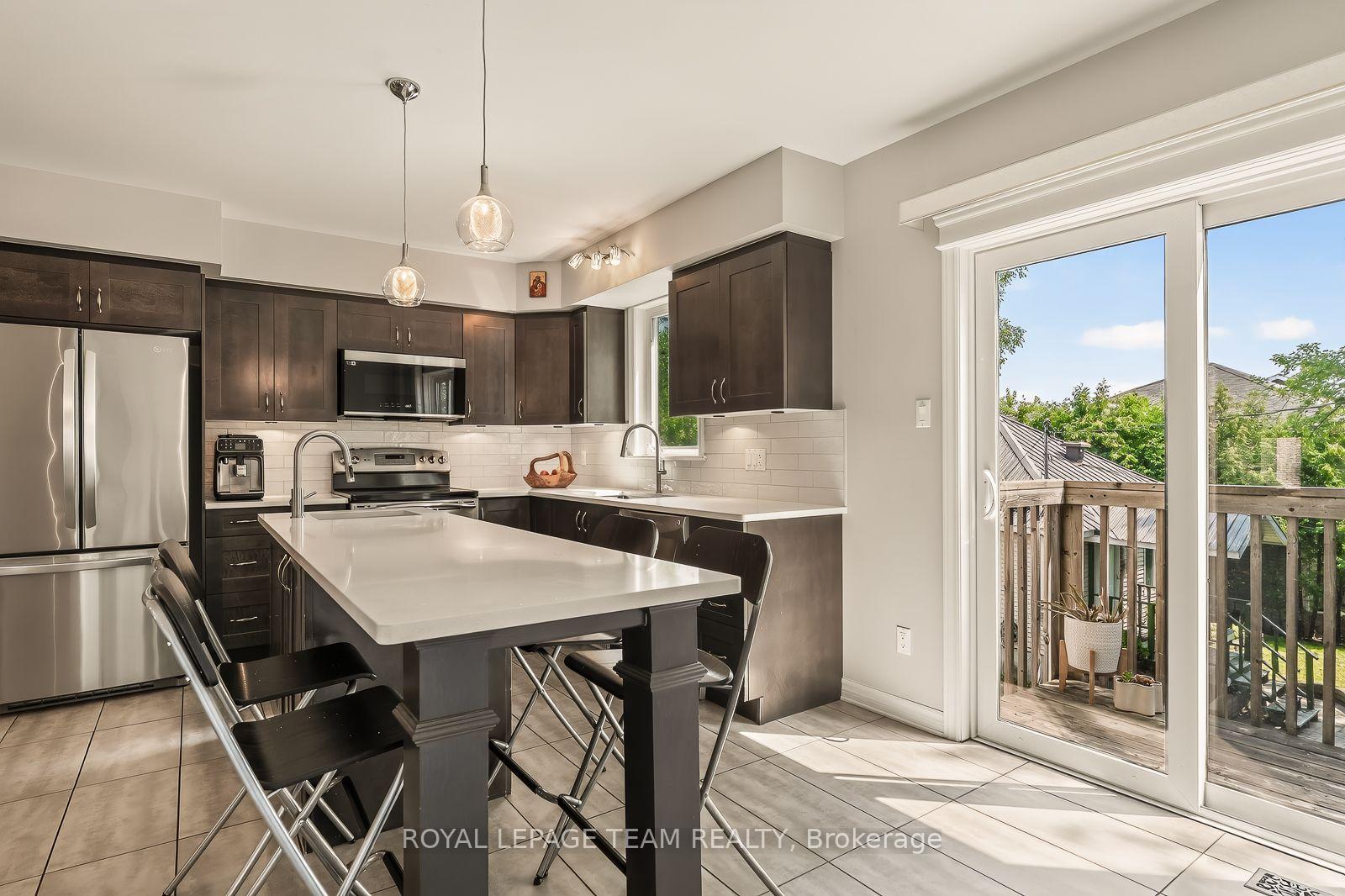 Photo 20 of 100 Brilia Private, Ottawa, Beacon Hill South — HOMEH