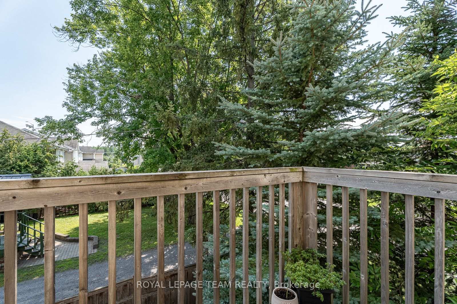 Photo 22 of 100 Brilia Private, Ottawa, Beacon Hill South — HOMEH