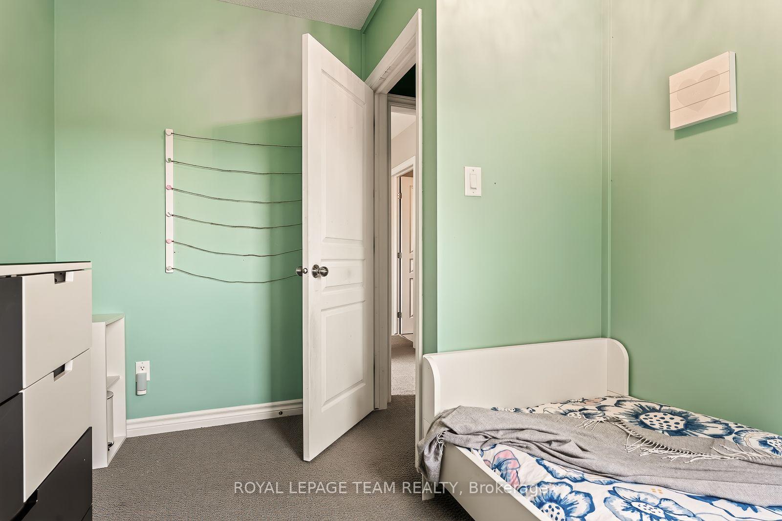 Photo 33 of 100 Brilia Private, Ottawa, Beacon Hill South — HOMEH