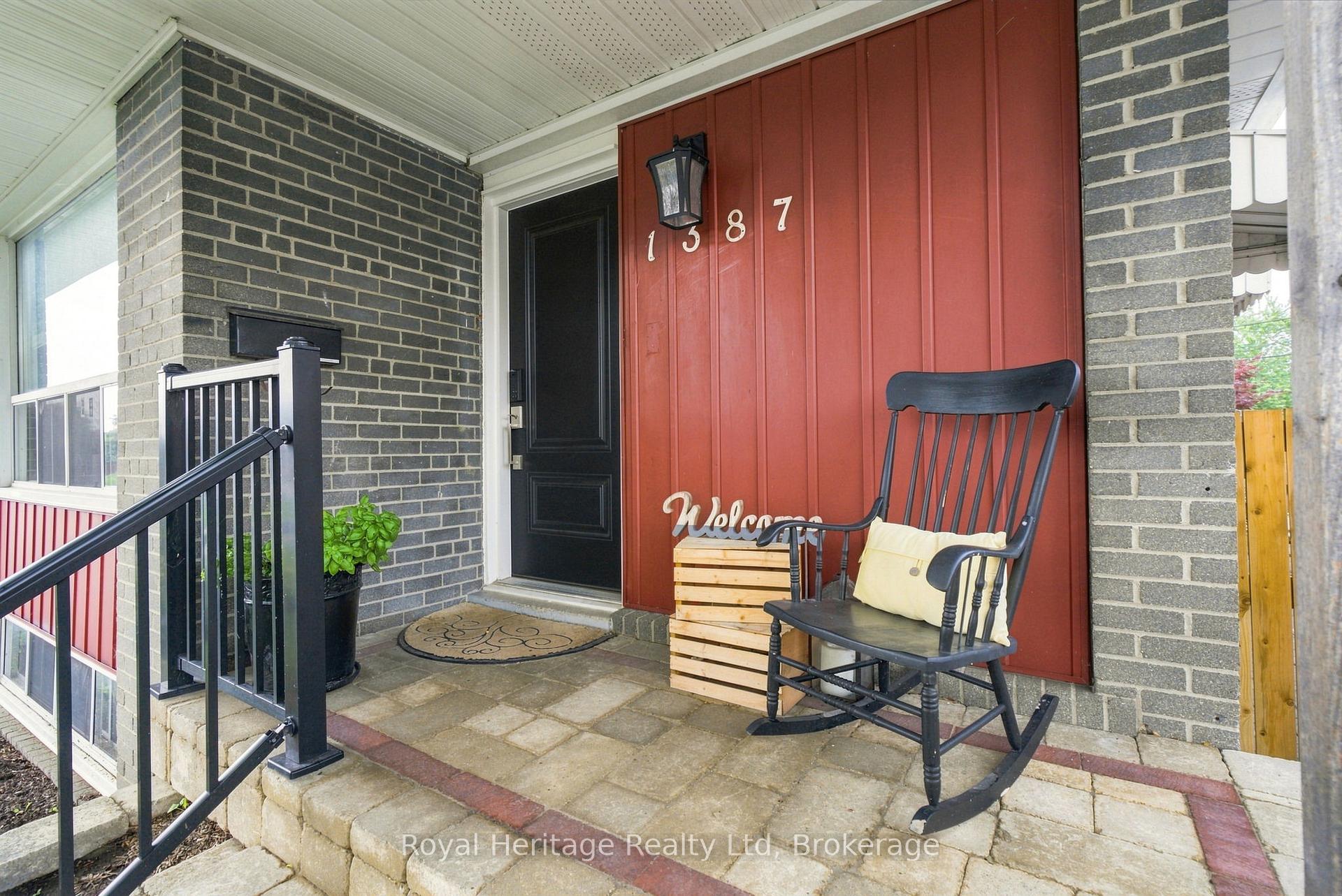 Photo 2 of 1387 Garvolin Avenue, Pickering, Bay Ridges — HOMEH