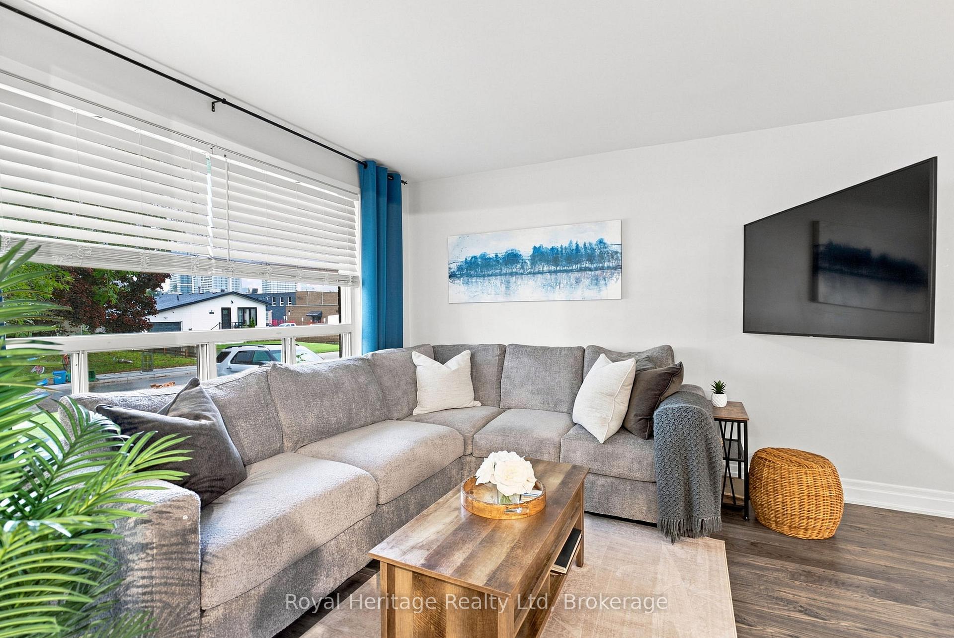 Photo 11 of 1387 Garvolin Avenue, Pickering, Bay Ridges — HOMEH
