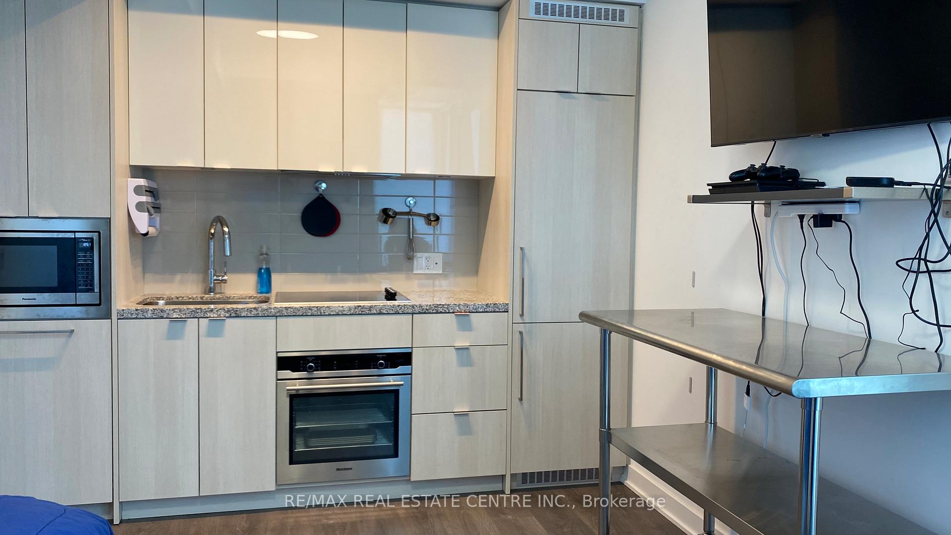 Photo 6 of Unit 4811, 115 Blue Jays Way, Toronto, Waterfront Communities — HOMEH