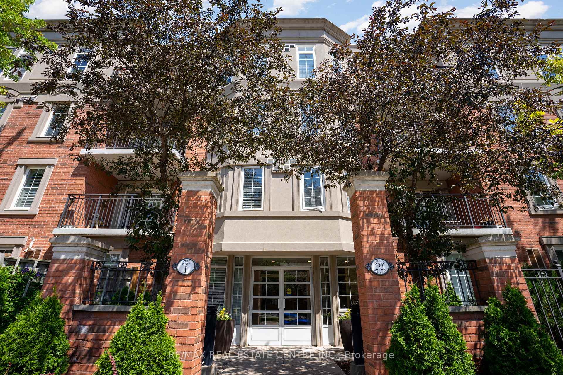 Photo 2 of Unit 410, 2301 Parkhaven Boulevard, Oakville, River Oaks — HOMEH