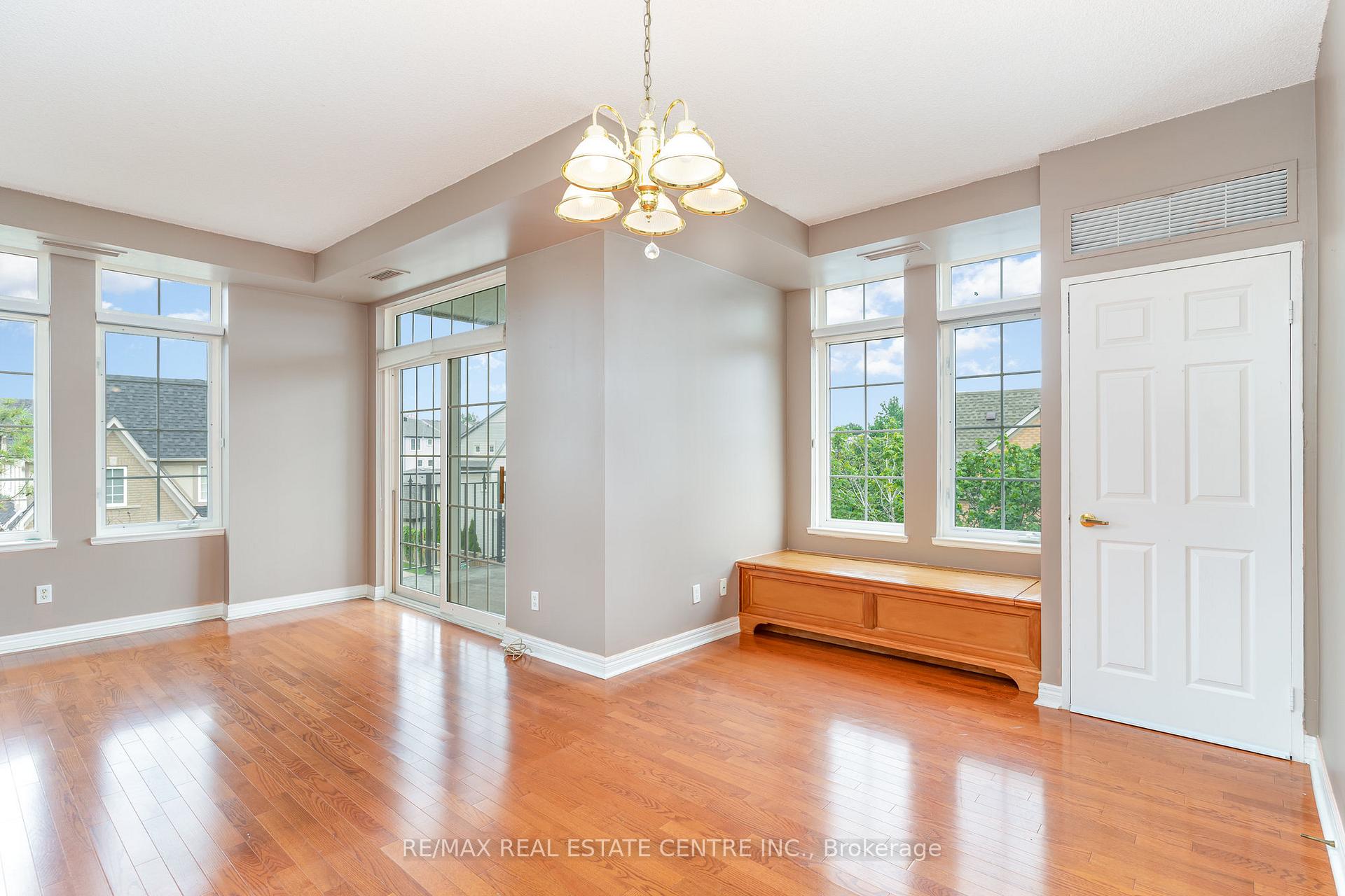 Photo 4 of Unit 410, 2301 Parkhaven Boulevard, Oakville, River Oaks — HOMEH