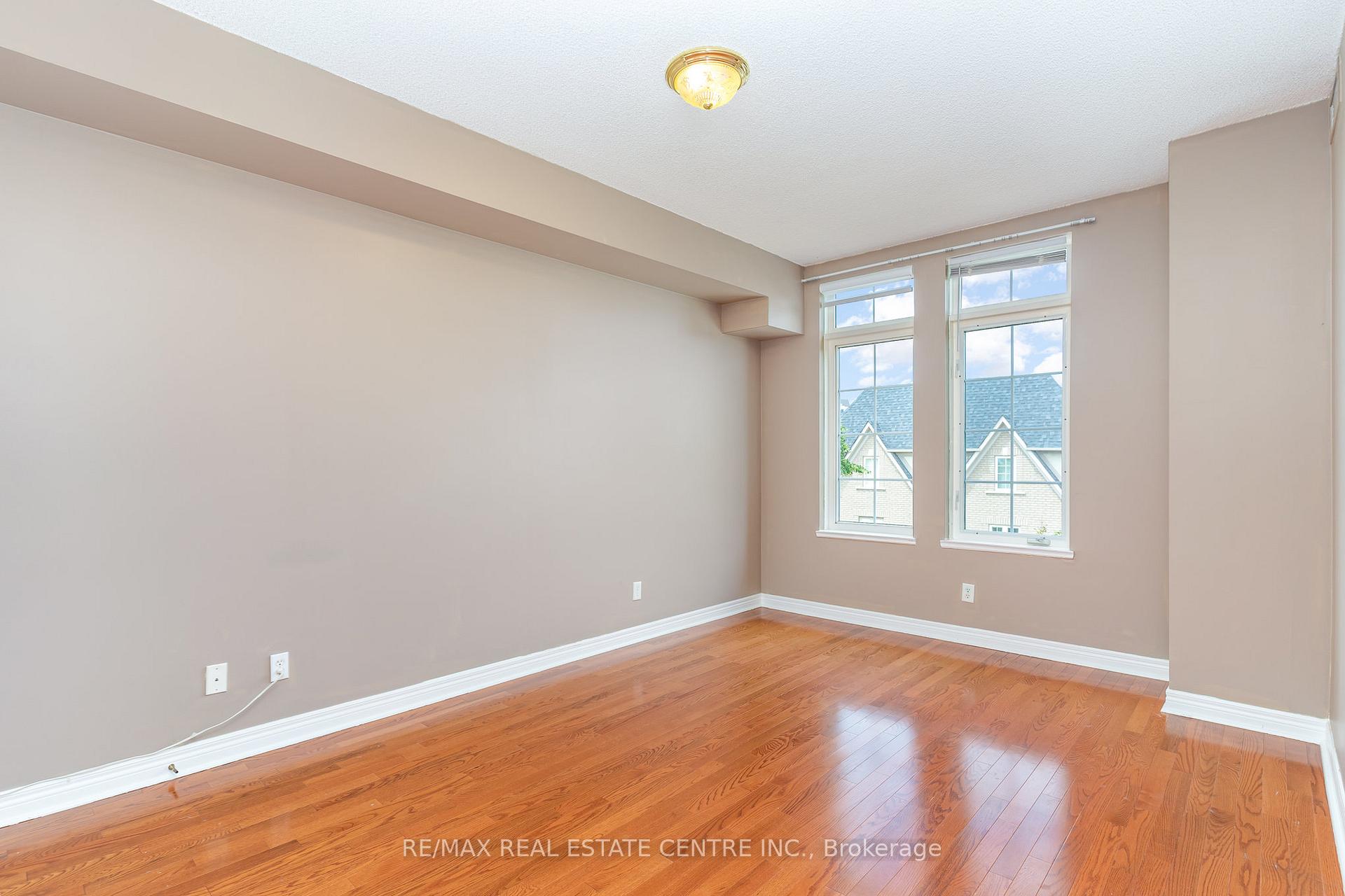Photo 11 of Unit 410, 2301 Parkhaven Boulevard, Oakville, River Oaks — HOMEH